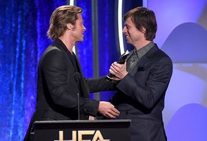 Редкий выход Брэда Питта на Hollywood Film Awards 2018 — фото
