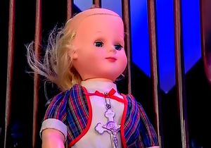 Жительница Перу уверяет, что одержимая кукла напала на ее парня