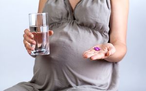 Гинеколог Елена Березовская: «Беременность можно выносить без единой таблетки»
