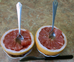 Удивительно простой десерт из грейпфрута за пять минут!