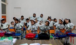 В индийской школе учится 17 пар идентичных близнецов