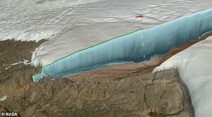 Под льдом Гренландии обнаружили 31-километровый кратер от метеорита