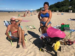 78-летний Виторган и его 56-летняя супруга удивили пляжным ФОТО с 5-месячной дочкой