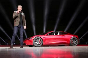 Новости компаний: в Штатах начали расследования против Tesla
