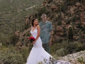 Невеста на снимках выходит замуж за призрака. Никакой мистики, просто самый грустный в мире свадебный фотосет