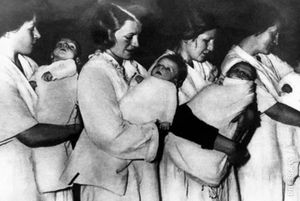 Через 70 лет правительство Норвегии извинилось перед женщинами, которых приследовали за отношения с германскими солдатами