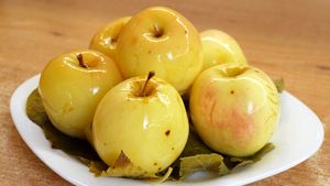 Мочёные яблоки - видео рецепт