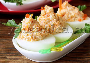 Простой пошаговый фото рецепт очень вкусных фаршированных яиц с тыквой