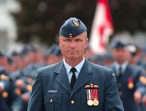Сценарий для фильма ужасов: Рассел Уильямс офицер ВВС Канады
