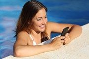 Туристы скорее возьмут в отпуск смартфон, чем друга