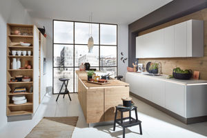 10 современных деревянных кухонь на любой вкус