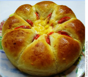 Фантастический пирог-цветок из булочек с начинкой