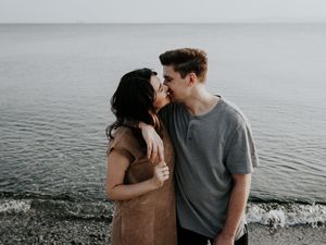 13 признаков, что ты встречаешься с одним, а мечтаешь о другом