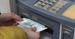 Что делать, если карта осталась в банкомате?