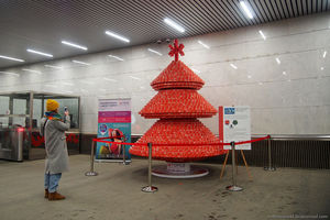 Новогодняя елка из метробилетов