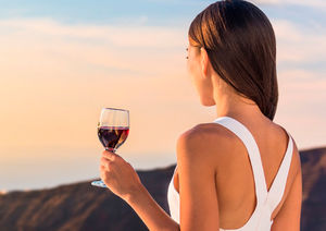 Все женщины делятся на два типа: предпочитающие красное вино или белое