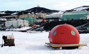 Случай на американской базе в Антарктиде. 2 человека попали в ЧП. События засекретили