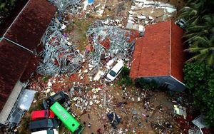 Трагедия в Индонезии: цунами унесло жизни более 200 человек