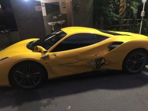 На Тайване водитель грузовика заснул за рулем разбил три Ferrari стоимостью 1.600.000$