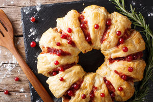 Рецепт новогоднего мясного пирога "Веночек"