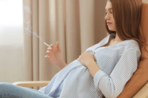"Ну и что, беременная, подумаешь? Курила и буду курить!" - будущая мама