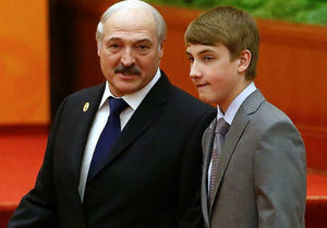 Запад обещал А.Лукашенко, что он будет императором России...