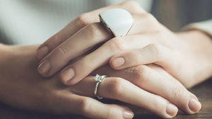 С виду обычное кольцо, но ты будешь в шоке, когда узнаешь зачем люди одевают его нга палец