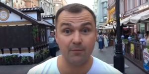 Бывший мэр Архангельска публично обделался на Арбате (видео)