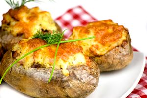 Фаршированный картофель — праздничное блюдо для большой компании