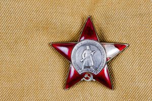 Почему символом коммунизма стала красная звезда?
