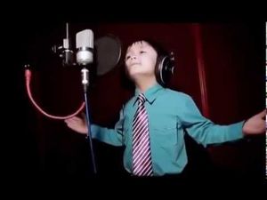 4-летний мальчик спел «I will always love you», и это потрясающе!