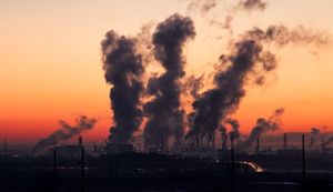 У борьбы с загрязнением воздуха в Китае возник опасный побочный эффект