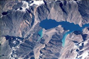 Смертельно красивое Сарезское озеро: Так вот где вся вода из Арала =)
