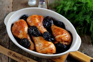 Курица с черносливом в духовке — изысканно и вкусно!