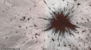 На Марсе обнаружили кратер в ледовом покрытии