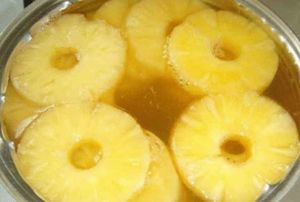 Маленький совет – хозяюшки, выливайте ананасовый сок, не раздумывая!