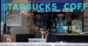 Starbucks запретил смотреть порно в кофейнях, в ответ YouPorn запретил сотрудникам пить кофе Starbuc