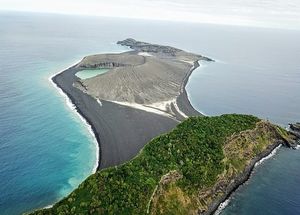 Рождение нового острова в Тихом океане
