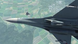 Су-27 перехватывает американский F-15: запись русских пилотов