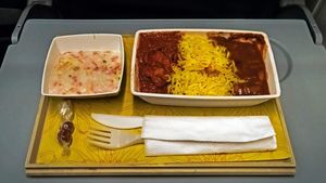 Airplanefoodselfie — аккаунт в Инстаграме, в котором путешественники делятся фотографиями еды в самолете