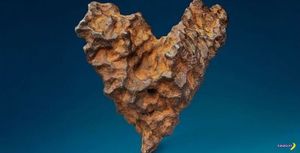 Метеорит в форме сердца выставлен на аукцион