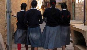 В индийской школе одержимая девушка «заразила» 13 своих подруг