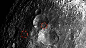 На поверхности астероида разглядели два ромбовидных объекта