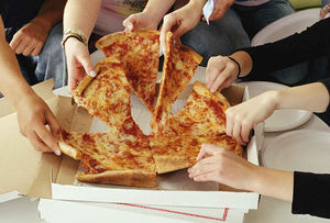 Забавное исследование показало, что пицца мотивирует сотрудников лучше, чем деньги