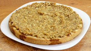 Ореховый пирог с яблоками - видео рецепт