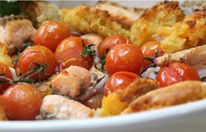 Рыба запечённая с овощами в итальянском стиле - три в одном: горячее, овощи-гарнир, и хлебушек... в одном флаконе