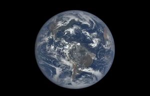 #видео дня | Планета Земля, снятая с расстояния 1,5 миллиона километров