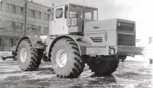 Самый могучий трактор СССР Кировец К 700 (6 фото)