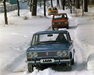 “677 вызывает 4104, прием!” — почему система названий советских автомобилей это гениально