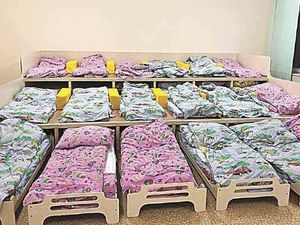 В детском саду кроватки заменили на "нары", родители подняли скандал